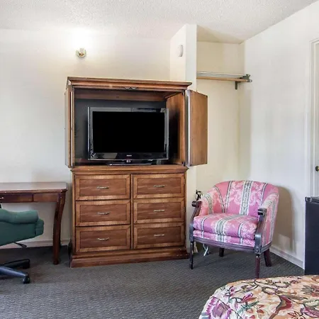 Econo Lodge Eugene-3