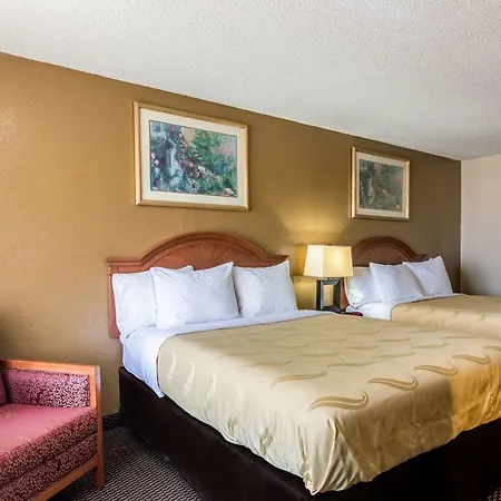 Quality Inn Shawnee I-40-3