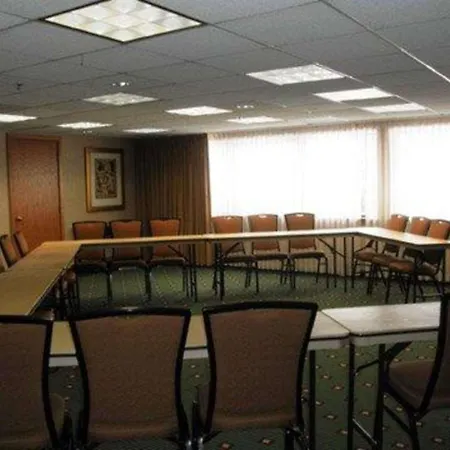 Quality Inn & Suites- Valparaiso-2