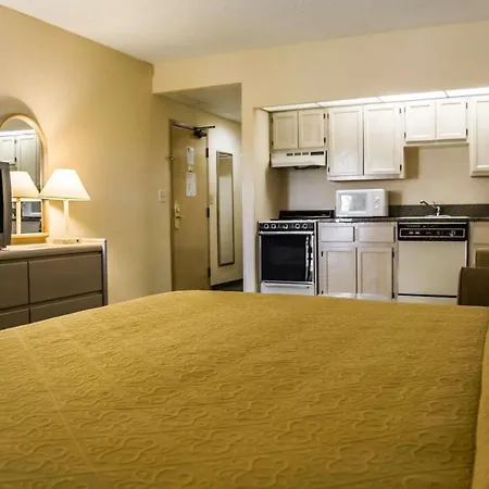 Quality Inn And Suites Golf Resort-3