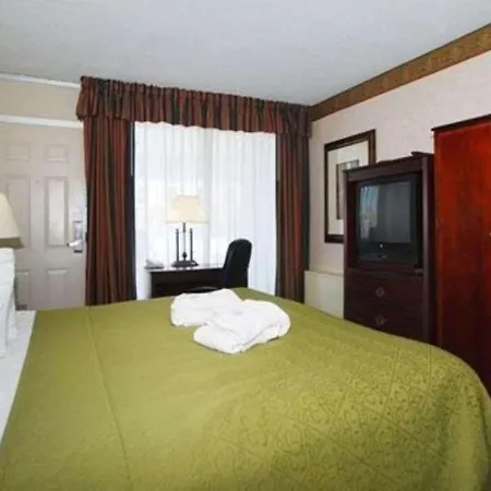 Rodeway Inn Conference Center-2
