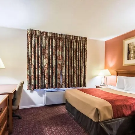 Red Carpet Inn-3