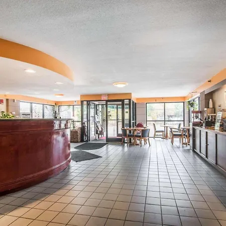 Econo Lodge Plymouth-2