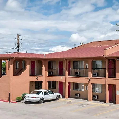 Econo Lodge Midtown Albuquerque-3