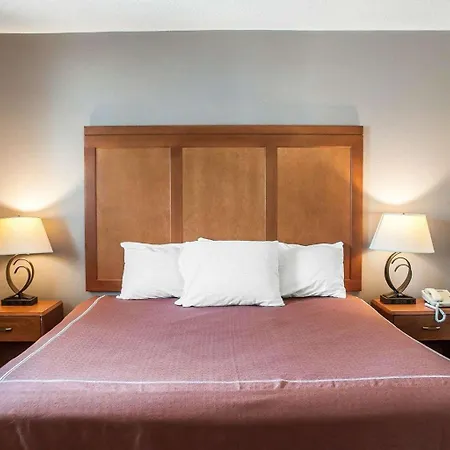 Rodeway Inn & Suites-3