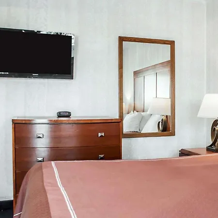 Rodeway Inn & Suites-2