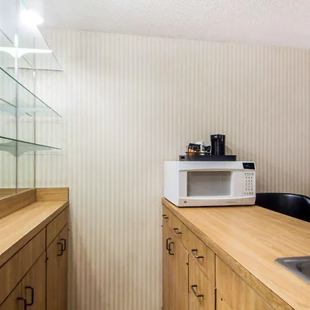Quality Inn Ponca City Route 77-2
