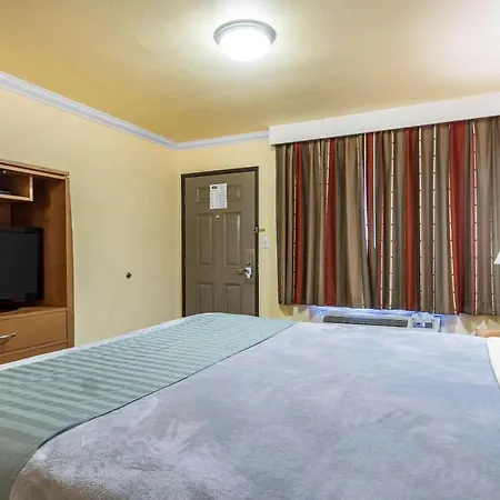 Rodeway Inn & Suites Near The Coliseum & Arena-2