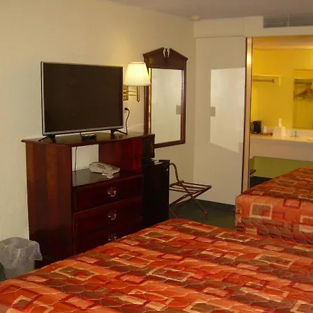 83 Motel-2