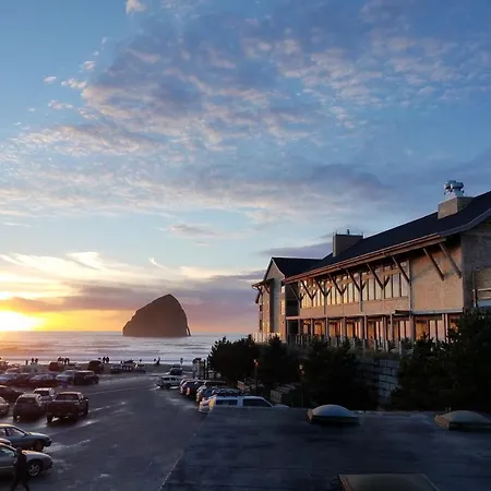 Headlands Coastal Lodge & Spa-2
