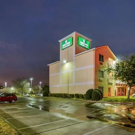 Hometowne Studios Dallas - Fort Worth-2