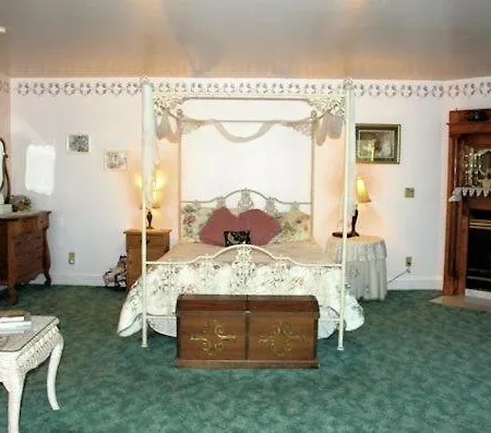 Belle Aire Mansion Guest House-3