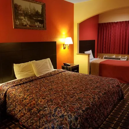 Texan Inn & Suites-3