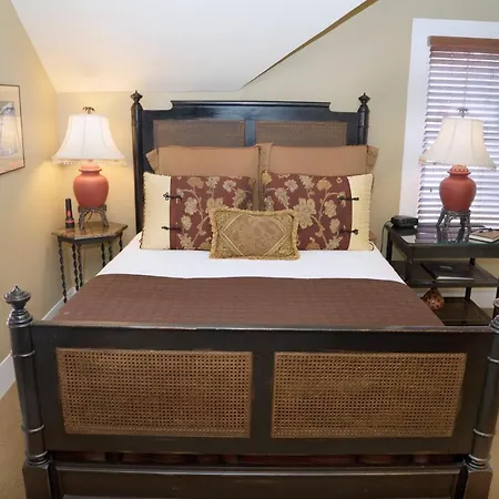 Lara House Bed And Breakfast-2