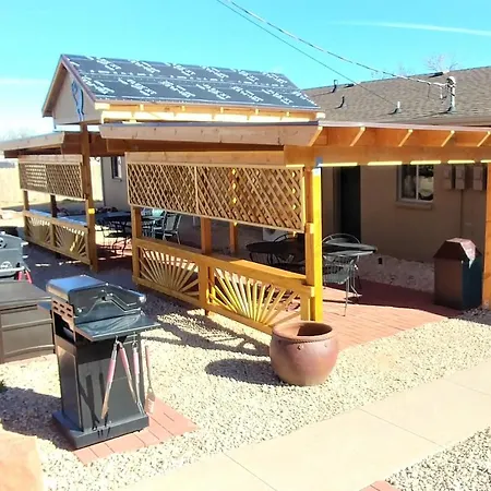 Lake Powell Motel & Apartments-3