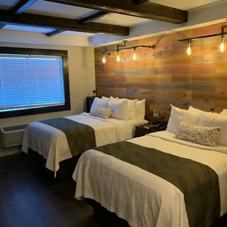 Cedar Stables Inn & Suites-3