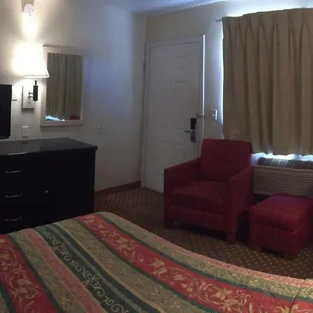 Hilltop Inn & Suites-2