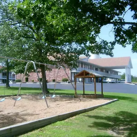 Twelve Oaks Inn-2
