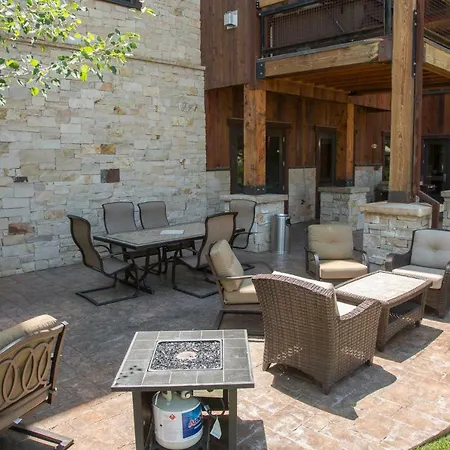 Silver Baron Lodge-2