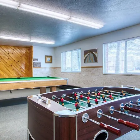 Debbie'S Den-2