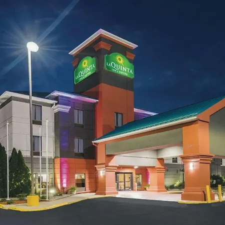 La Quinta Inn & Suites By Wyndham Louisville East-3