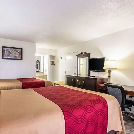 Econo Lodge Inn & Suites Macon North-3