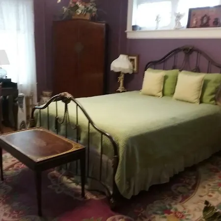 Hanover House Bed And Breakfast-2