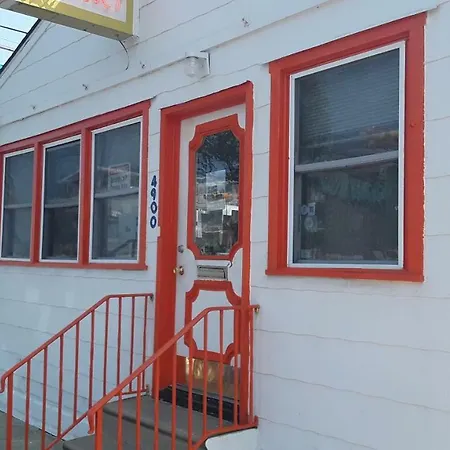 Sunshine Motel-3