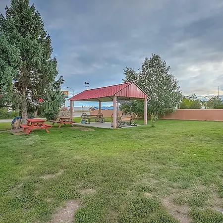 Chama Trails Motel-3