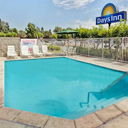 Days Inn By Wyndham Whittier Los Angeles-3