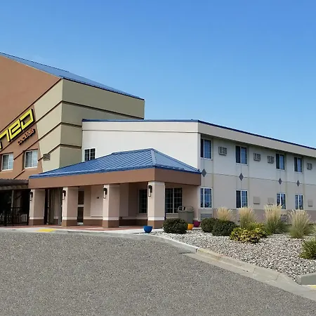Red River Inn & Suites Fargo-3