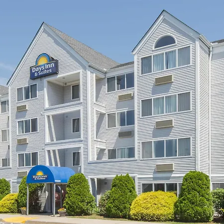 Days Inn & Suites By Wyndham Groton Near The Casinos-2