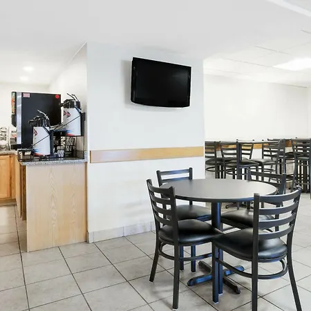 Baymont By Wyndham Essex Burlington Area-2