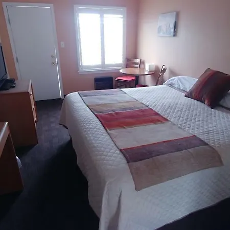Blue Pine Motel-2