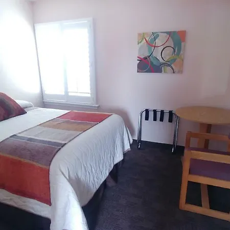 Blue Pine Motel-3
