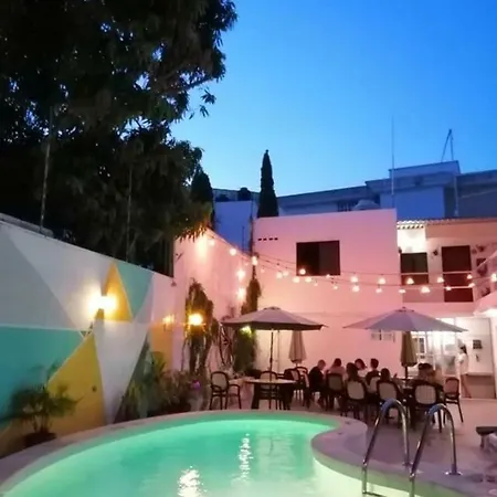 Moloch Hostel & Suites-3