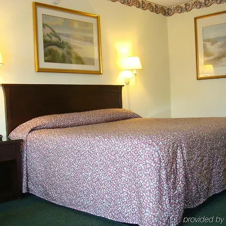 Relax Inn Savannah-2