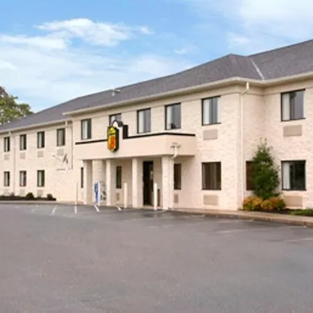 Super 8 By Wyndham Bedford-2