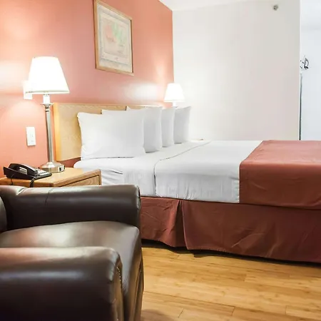 Econo Lodge Albuquerque Old Town-3