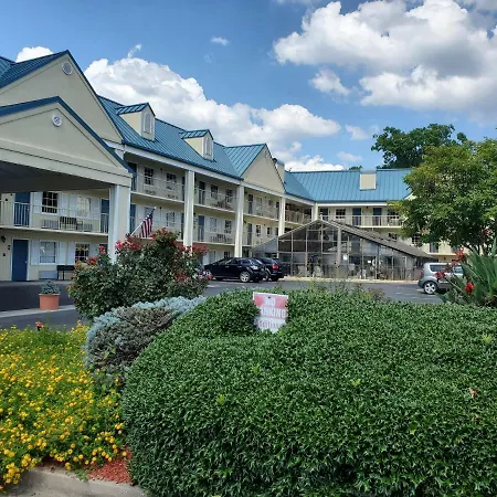 Colonial House Motel-3