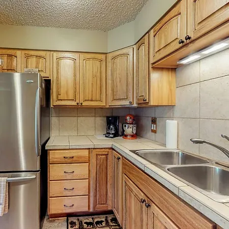 Woods Manor 101A-3