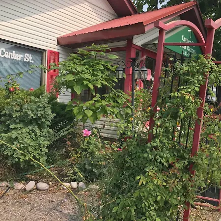 Center Street Cottage-2