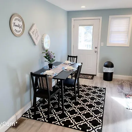 Nice Bedroom Next Fells Point-3