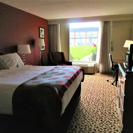 Ramada Plaza By Wyndham Fort Wayne Hotel & Conference Center-2
