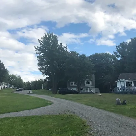West Winds Motel & Cottages-2