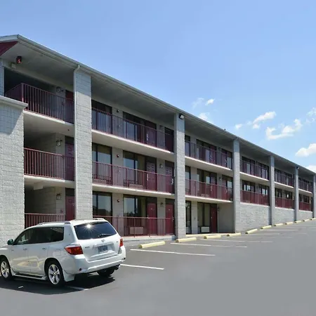 Ramada By Wyndham Branson-3