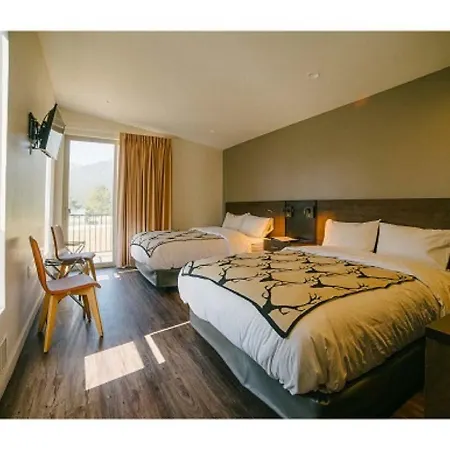 Terra Nova Cabins-3