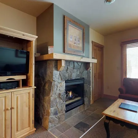 Red Hawk Lodge 2200-2