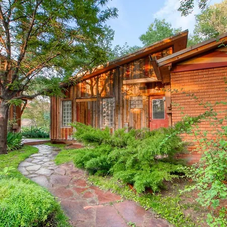 Creekside Cowa-Bungalow!-2