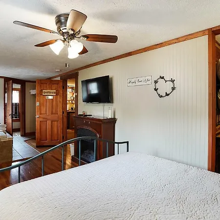 Hocking Hills Inn-2